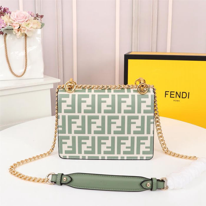 FENDI芬迪 小號新色 滿滿的F字母 全新長方形Logo 手提肩背包 8826  fd1965