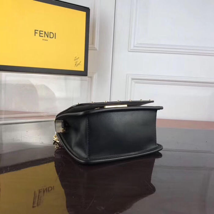 FENDI芬迪 最新翻蓋中號手袋 火熱 官網主推 新品 F扣端手提短帶 可斜背或手拿 8806  fd1987