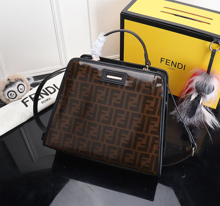 FENDI芬迪 大號 PEEKABOO DEFENDER 包套 定制化Fendi Mania字樣 手提肩背包  fd1988