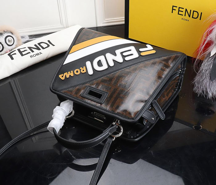 FENDI芬迪 大號 PEEKABOO DEFENDER 包套 定制化Fendi Mania字樣 手提肩背包  fd1991