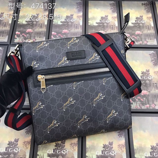 Gucci包 古馳新款男包 Gucci單肩斜挎男包 大號 523599 黑膠老虎  gdj1049