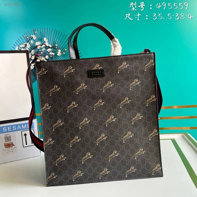 Gucci古馳包包 G家新款男包 款號:450950 古奇克虎印花高級人造帆布購物袋  gdj1368