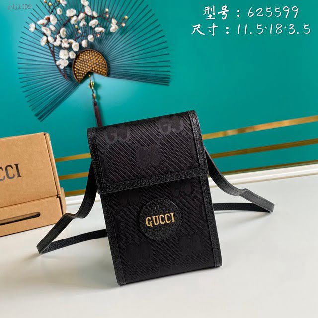 Gucci古馳包包 G家新款男包 625599 古奇男士小斜挎包 Gucci新款黑色手機包 gdj1399