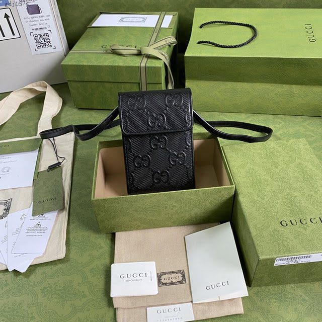 Gucci男包 古驰GG压花翻盖手机包 Gucci单肩斜挎包 625571  gdj1674