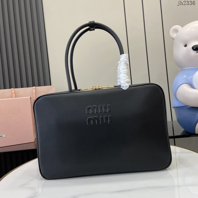 miumiu專櫃繆繆最新款原廠公事包Beau手袋手提包 jh2336型號：5bb117，5bb163