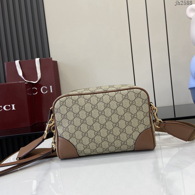 Gucci專櫃古馳最新款Emblem系列男士單肩斜挎包 jh2588型號：821155