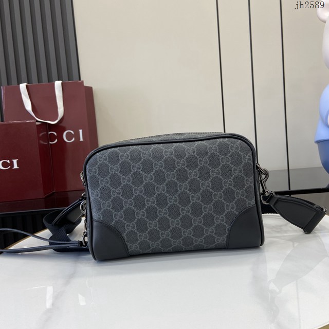Gucci專櫃古馳最新款Emblem系列男士單肩斜挎包 jh2589型號：821155