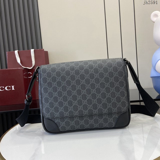 Gucci專櫃古馳最新款Emblem系列男士單肩斜挎包 jh2591型號：821154