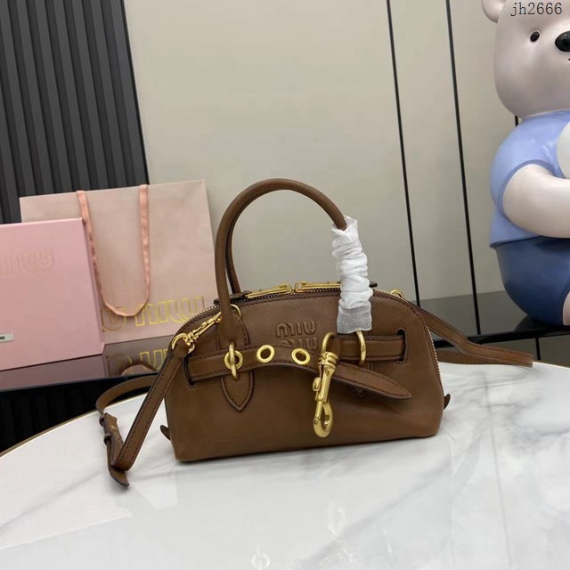 MIU MIU專櫃繆繆最新款爆款迷你號貝殼包手提女包 jh2666型號：5BP090，