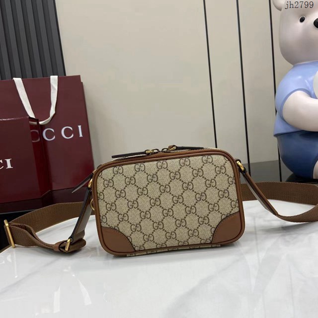 Gucci專櫃古馳最新款2025早春男士包袋系列單肩斜挎包 jh2799型號：821217
