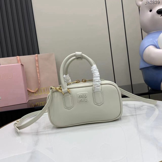 MIU MIU專櫃繆繆經典款迷你保齡球包Arcadie皮革迷你手袋 jh2839型號：5BP088
