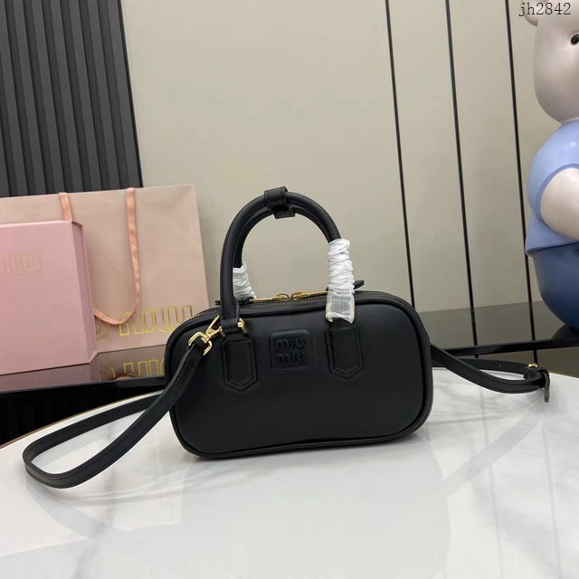 MIU MIU專櫃繆繆經典款迷你保齡球包Arcadie皮革迷你手袋 jh2842型號：5BP088