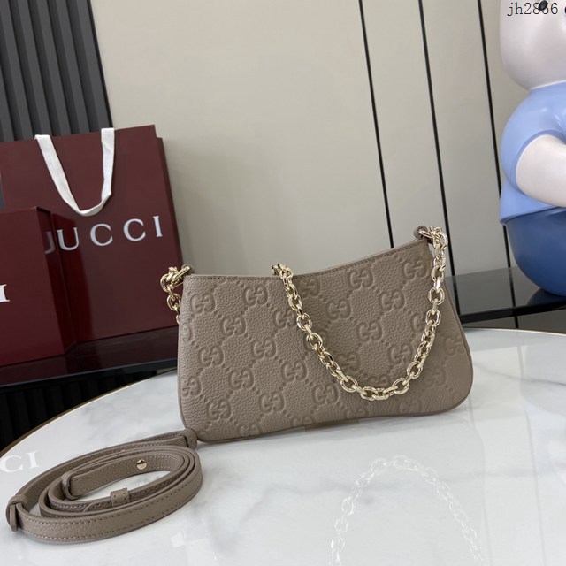 Gucci專櫃古馳最新款Emblem系列超迷你肩背包鏈條女包 jh2856型號：815278