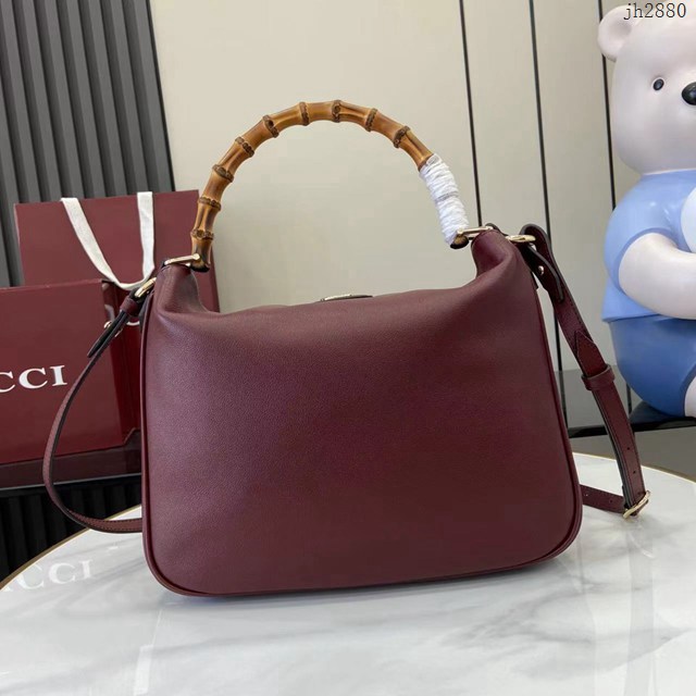 Gucci專櫃古馳最新款竹節提手全皮肩背女包 jh2880型號：799863