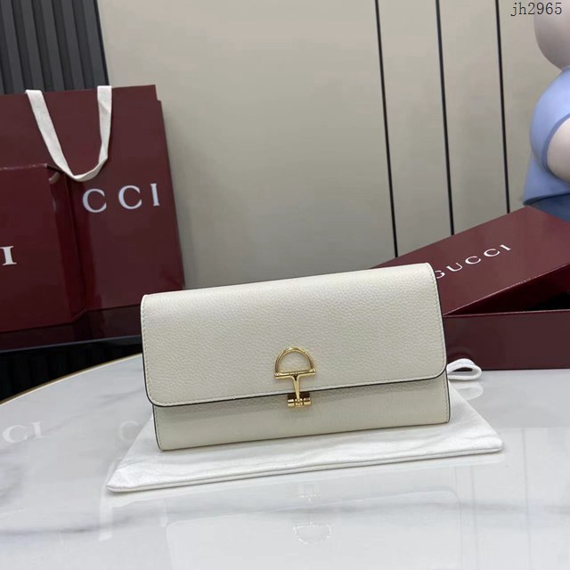 Gucci專櫃古馳最新款Softbit系列大號半馬銜扣翻蓋長錢包 jh2965型號：828147