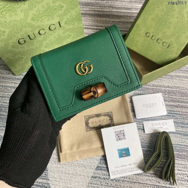 Gucci新款卡包 古馳竹子設計小牛皮錢包 Gucci全皮純色零錢包 658244  ydg3019