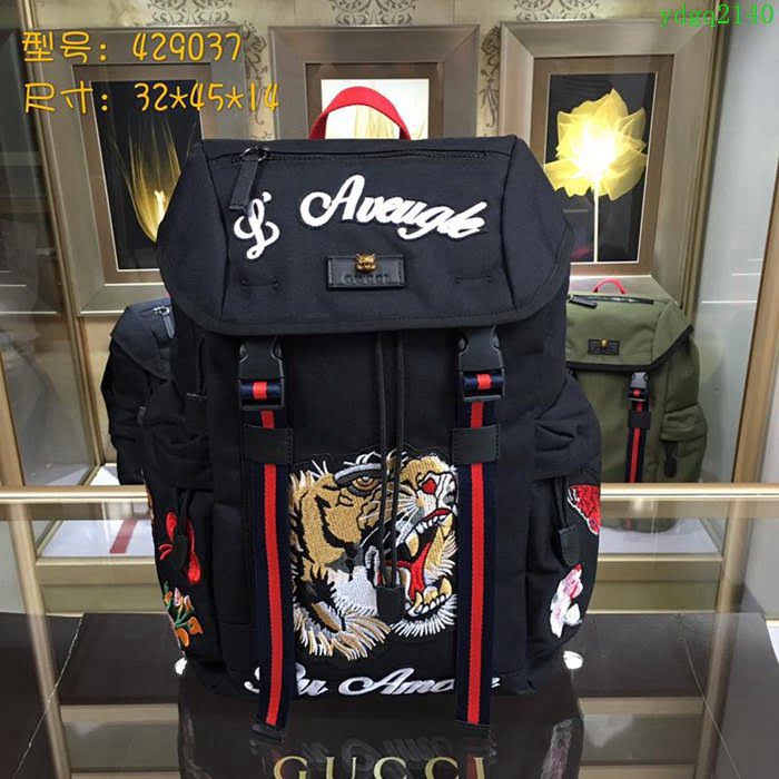 GUCCI 古馳男包 新款 429037 Techpack 刺繡裝飾 古馳雙肩背包 黑色