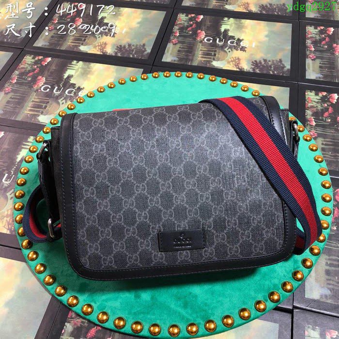 GUCCI 古馳男包 新款 449173 黑膠 男女通用款 黑色PVC Gucci單肩斜挎包