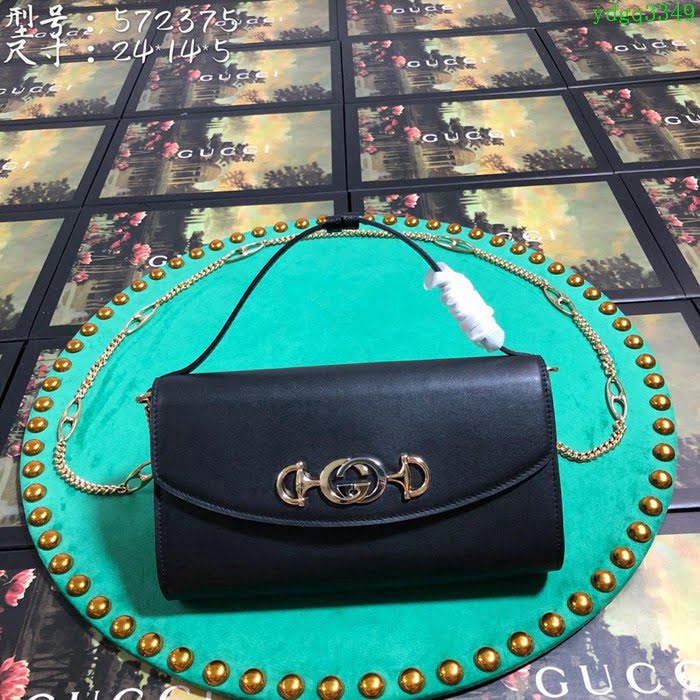 GUCCI古馳 2019新款女包 專櫃品質 互扣式G馬銜扣 古馳手提包 鏈條斜挎包 572375 克色平紋皮  ydgq3349
