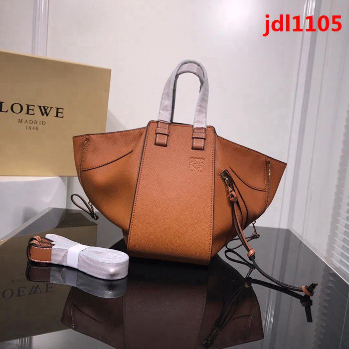 LOEWE羅意威 最新爆款 羅家Hammock系列 荔枝皮拼色 百搭款 小牛皮手提肩背包 0164  jdl1105