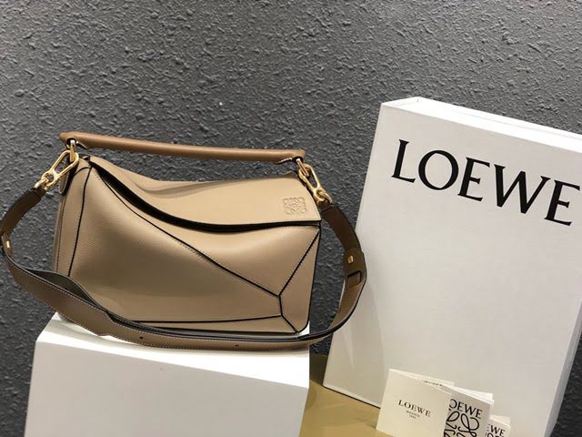 LOEWE包包 羅意威Puzzle中號荔枝紋手提斜挎包 10171  tcl1006