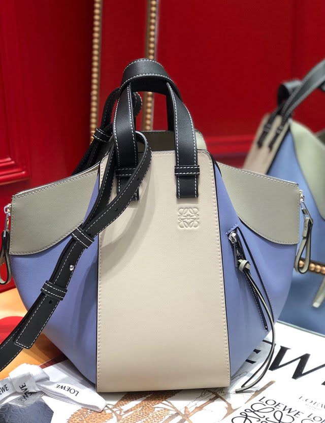 LOEWE包包 羅意威hammock小號肩背手提吊床包  tcl1098
