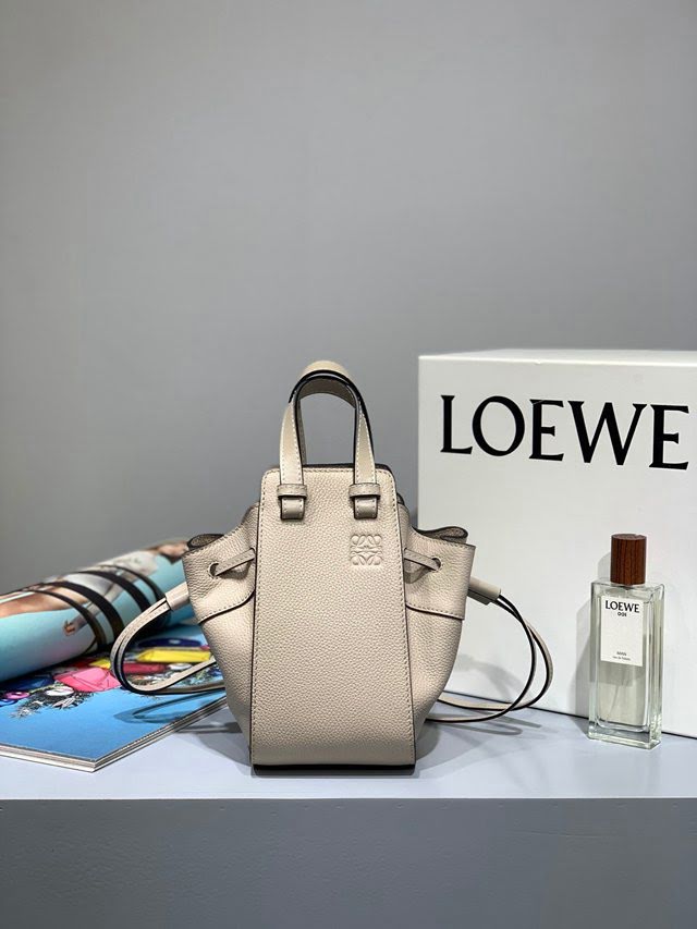 LOEWE包包 羅意威Mini Hammock迷你吊床包 羅意威手挽單肩斜挎包 10393  tcl1341
