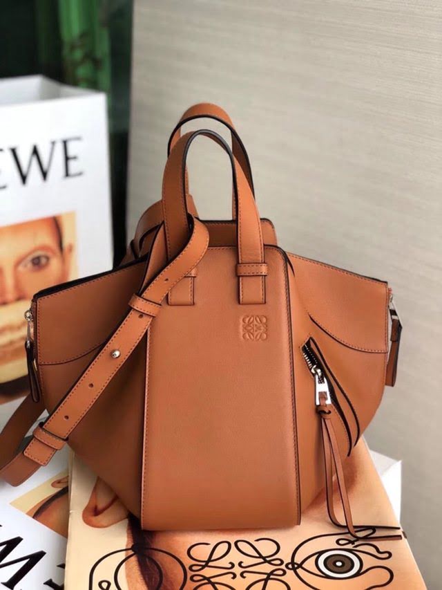 LOEWE包包 羅意威小號hammock手挽肩背斜挎包  tcl1397