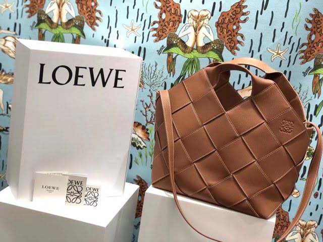 LOEWE包包 羅意威大號手提斜挎單肩Woven basket bag 羅意威編織籃子包 10118  tcl1422