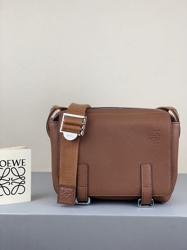 LOEWE包包 羅意威military messenger經典信使包 羅意威斜挎包 11357  tcl1431