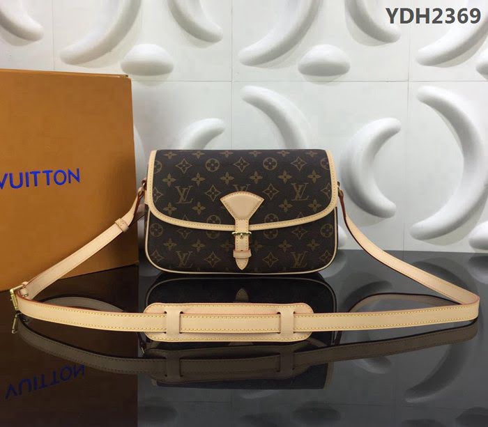 路易威登LV 頂級原單 Monogram 帆布中號手袋 老花正面扣子 女款斜挎小包 M42250  YDH2369