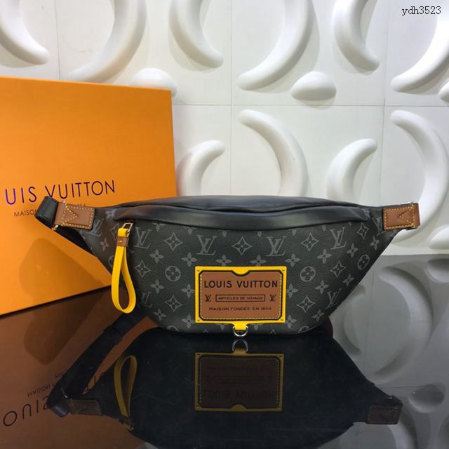 LV包 lv腰包 M45220 Discovery腰包 Gaston Labels系列 LV限量版款腰包  ydh3523