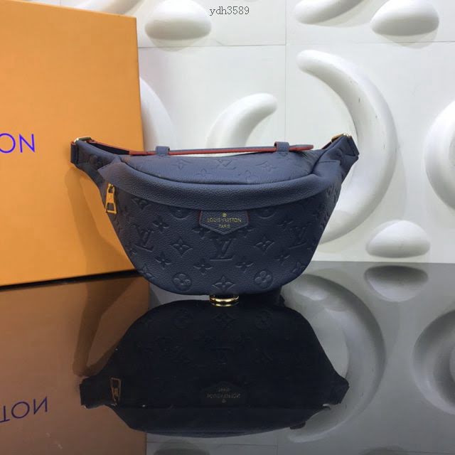 LV包包 lv經典Bumbag腰包 粒面牛皮 Monogram壓紋圖案 LV男腰包 LV藍色胸包  ydh3589