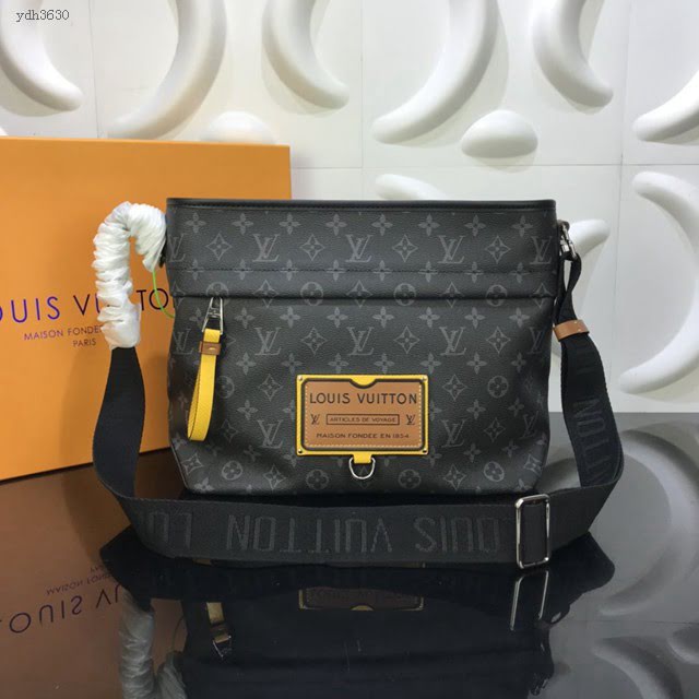 LV包包 LV新款男包 Besace Zippée中號手袋 Gaston Labels限量版系列 男士單肩斜挎包  ydh3630