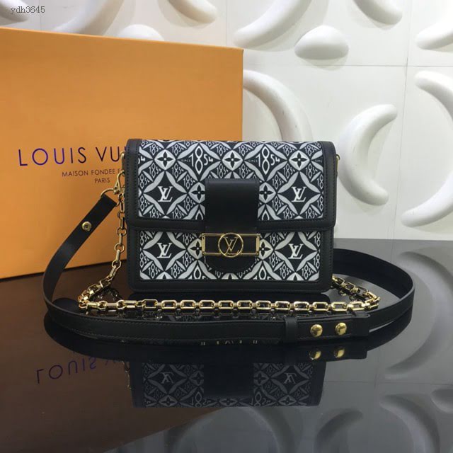 LV包包 LV新款達芙妮女包 M57211 在2020秋冬大秀上露面的V全新老花 LV單肩斜挎女包  ydh3645