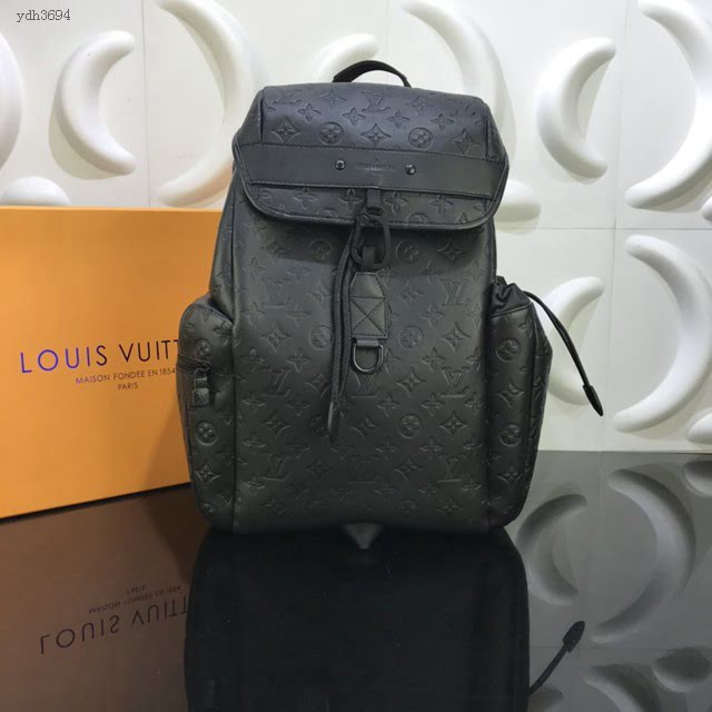 LV包包 LV新款雙肩包 M43680 Discovery雙肩包 壓紋Monogram Shadow小牛皮 LV男士後背包  ydh3694