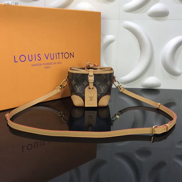 LV包包 LV新款女包 M57099 2020新款走秀mini包 LV老花黃皮小水桶包  ydh3749