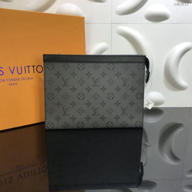路易威登LV手包 Pochette Voyage中號手拿包 lv新款男士手拿包  ydh3812