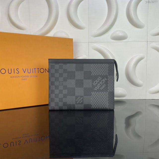 lv新款包包 路易威登Pochette Voyage手拿包 Damier Graphite 3D帆布 lv經典格紋手拿包  ydh3977