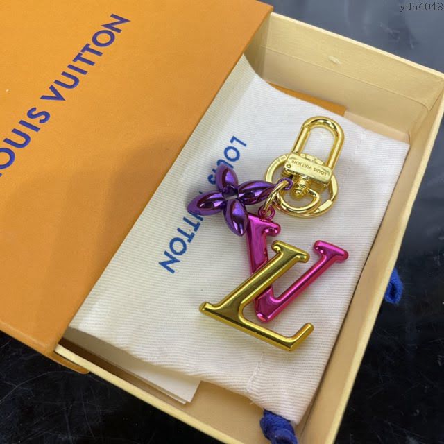 LOUIS VUITTON專櫃新款包包 路易威登New Wave字母包飾 LV字母拼色鑰匙扣 M68449  ydh4048