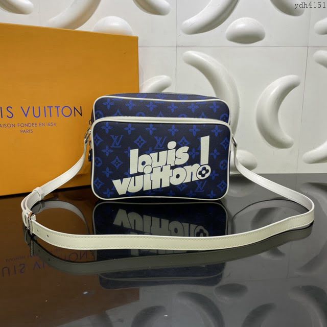 LOUIS VUITTON專櫃新款包包 路易威登Carry It手袋 LV男士老花字體絲印郵差包 M46115  ydh4151