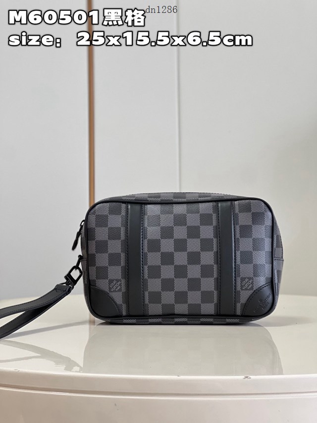 LV專櫃2023新款Pochette Kasai手包 M60501黑格 路易威登黑格男士手拿包 dn1286