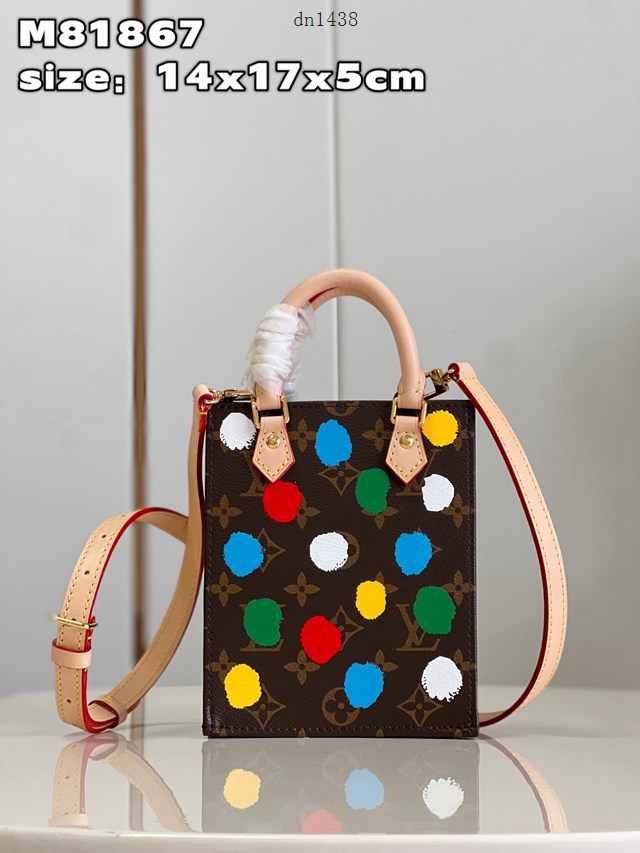 LV專櫃2023新款LV x YK Petit Sac Plat手袋 M81867 路易威登波點圖案手機包 dn1438
