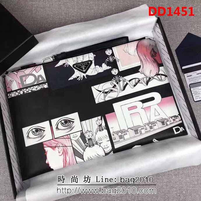 PRADA普拉達 官網同步 2018最新漫畫印象系列 限量版男士手包 2NG001 DD1451