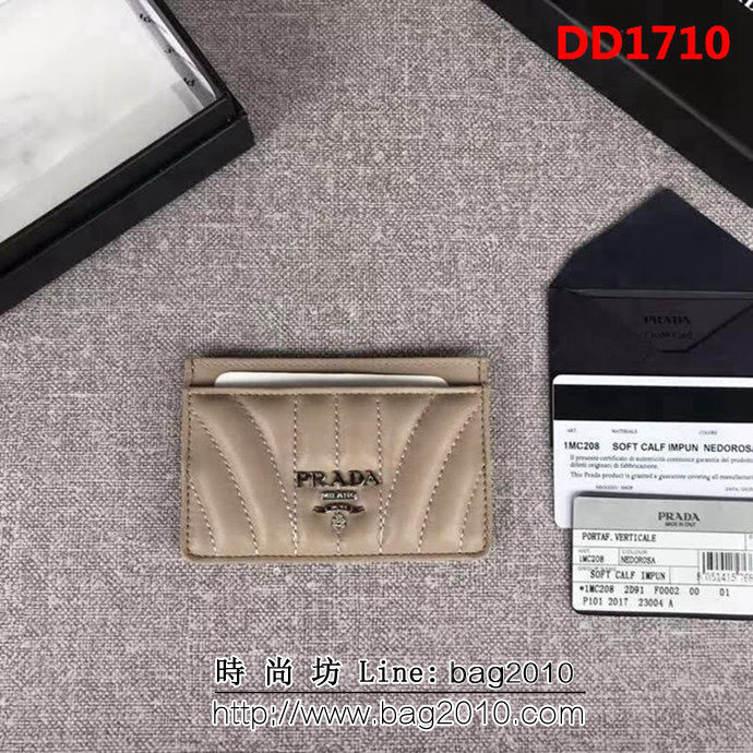 PRADA普拉達 專櫃最新款式 頂級原單納帕牛皮 三層信用卡夾 1MC208 DD1710