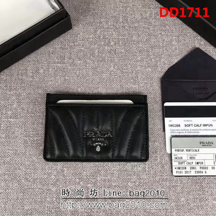 PRADA普拉達 專櫃最新款式 頂級原單納帕牛皮 三層信用卡夾 1MC208 DD1711