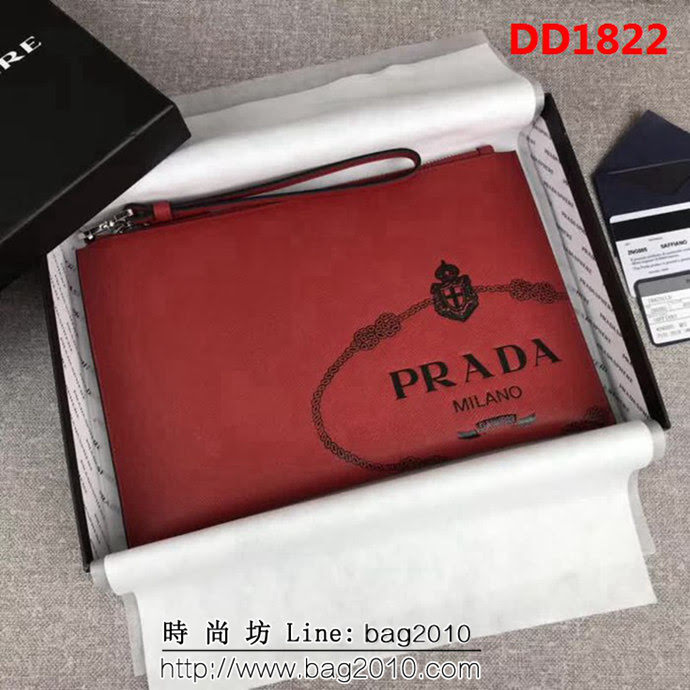 PRADA普拉達 專櫃最新款 摩登態度系列 十字紋牛皮 男士手包 2NG005 DD1822
