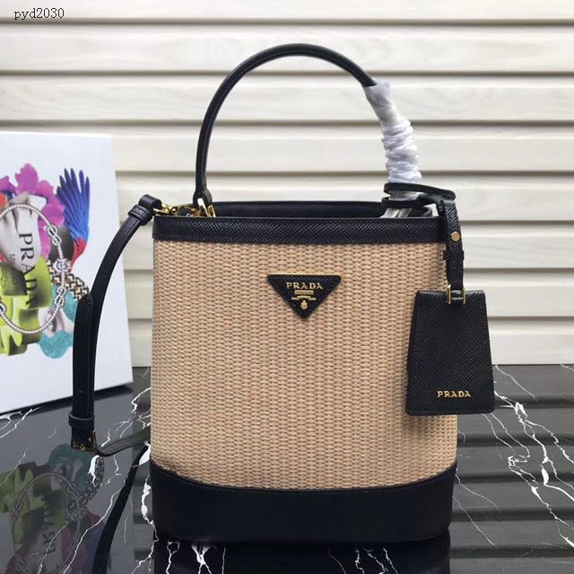 prada女包 普拉達專櫃最新爆款 1BA212 編織桶包 prada手提肩背女包  pyd2030