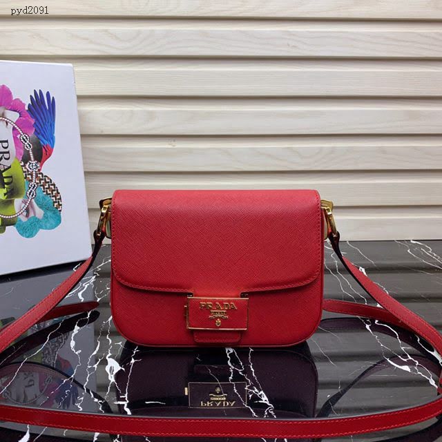 prada女包 普拉達專櫃最新款 1BD217 Saffiano皮革手袋 prada單肩斜挎小包  pyd2091