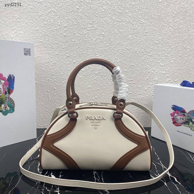 prada女包 普拉達2020年專櫃最新款 小牛皮女士手提包 1BB070 走秀款 prada大號單肩女包  pyd2191
